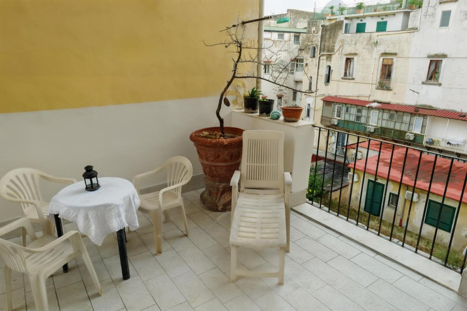 La Casa Di Nonna Teresa Bed & Breakfast Napoli Bagian luar foto